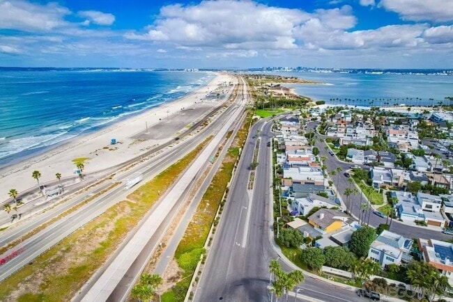 Building Photo - 36 Half Moon Bend