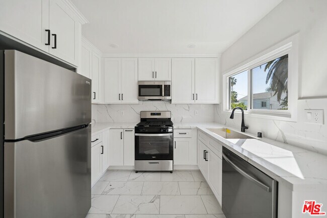 Foto del edificio - 1027 N Gardner St