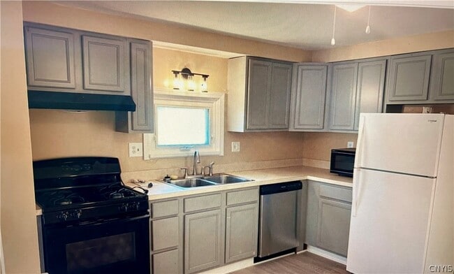 Building Photo - 8050 Lucas Dr