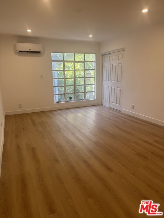 Foto del edificio - 1254 N Orange Grove Ave