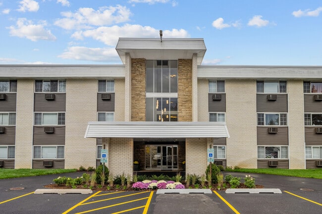 Foto del edificio - 375 W Winchester Rd