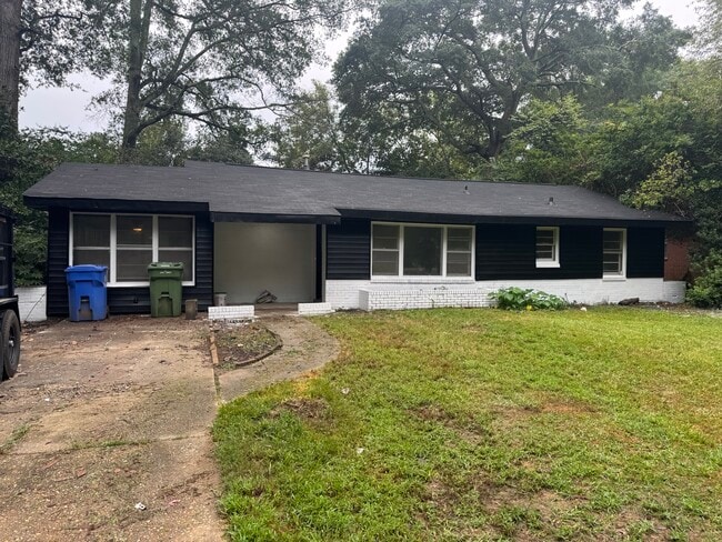 Building Photo - 3034 Grenada Dr