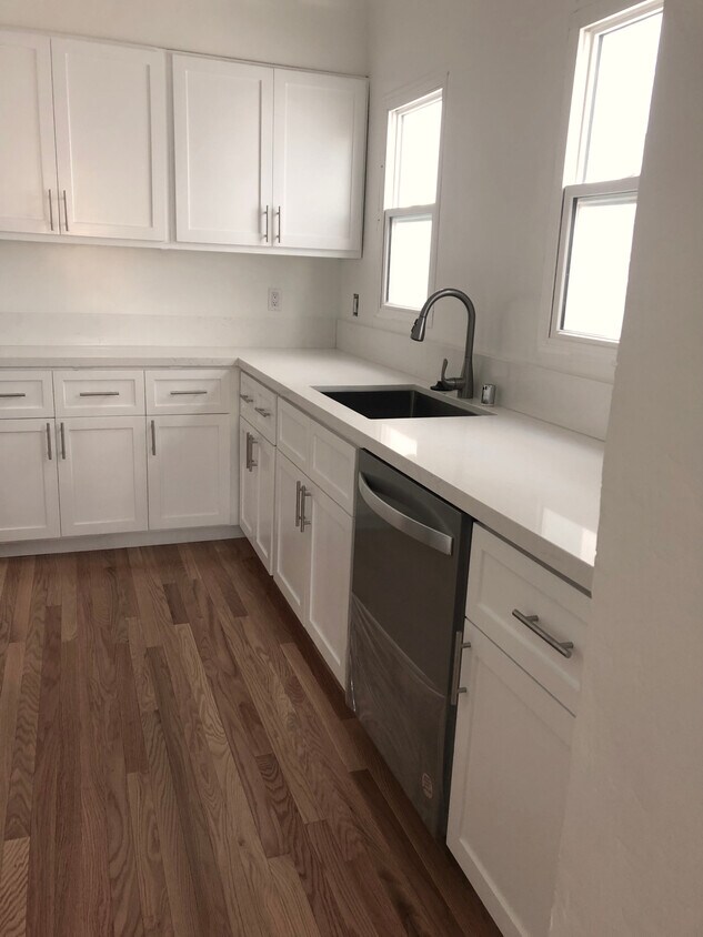 Brand new kitchen - 1476 S Sherbourne Dr