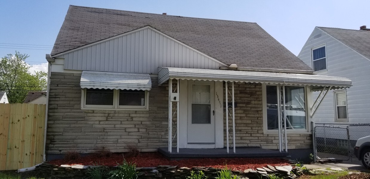 Primary Photo - 13471 Backus St