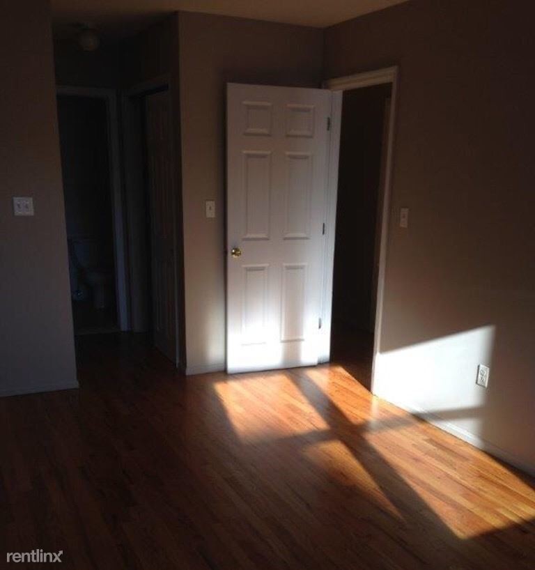 Foto del edificio - 2 br, 1 bath Apartment - 2108 29th Ave