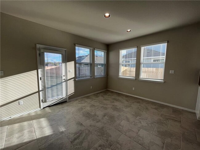 Foto del edificio - 128 Bright Flora Ln