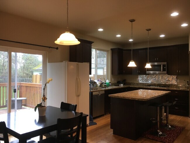 Foto del edificio - 2407 SW Roxbury St