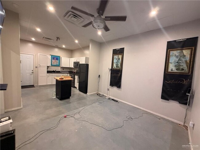 Building Photo - 204 W Jackson Ave