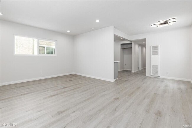 Foto del edificio - 3 br, 2 bath House - 14808 Kingsdale Ave