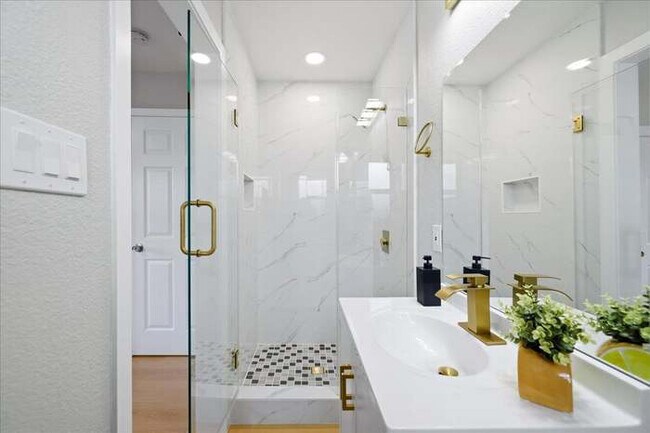 Foto del edificio - 4564 San Juan Ave