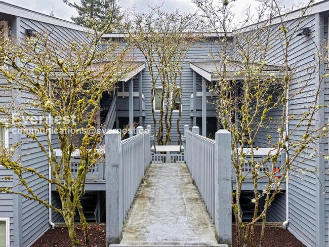 Foto del edificio - 9398 Redmond - Woodinville Rd NE