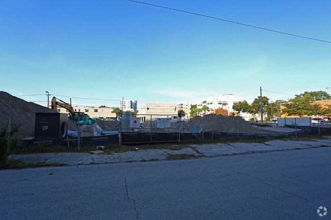 Building Photo - Arlington St. Pete