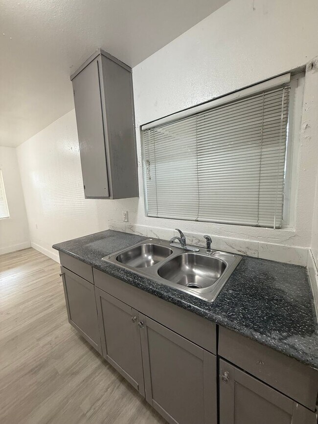 Foto del edificio - 2 bedroom apartment for rent
