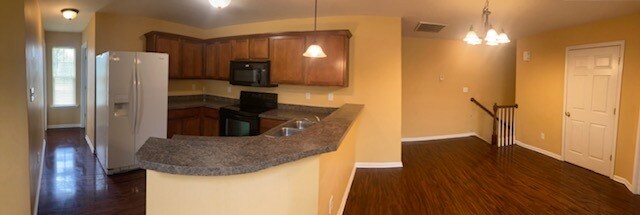 Foto del edificio - 7807 Pleasure Walk Cir