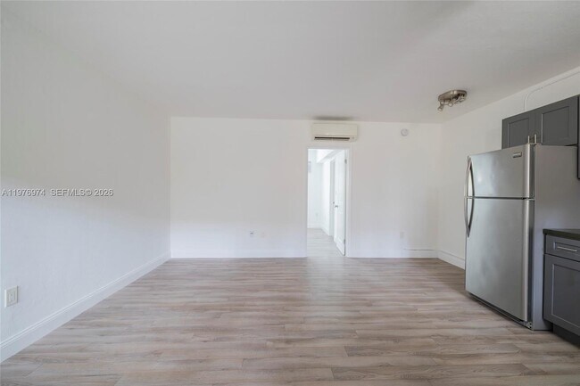 Foto del edificio - 7901 SW 64th Ave