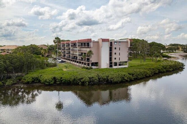 Building Photo - 2700 Bayshore Blvd