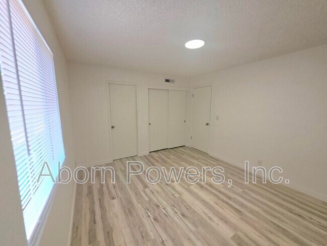 Foto del edificio - 1140 Melton Dr
