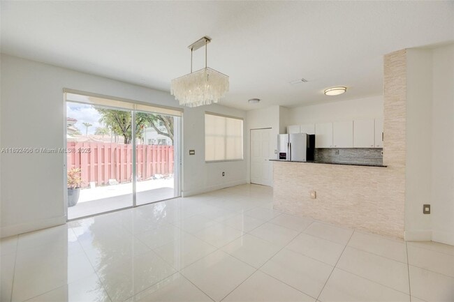 Foto del edificio - 8039 NW 108th Pl