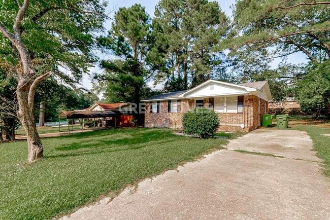 Building Photo - 421 Hickory Ridge Dr