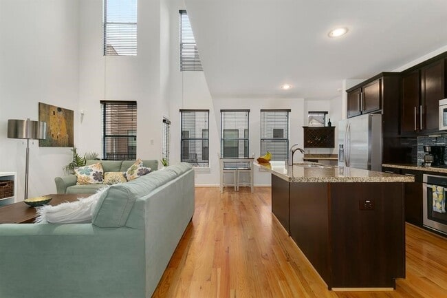 Building Photo - 1841 Radcliffe St