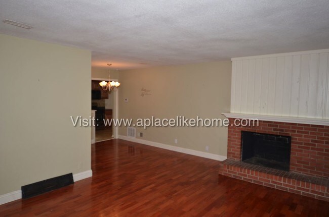 Building Photo - 8408 Cherry St