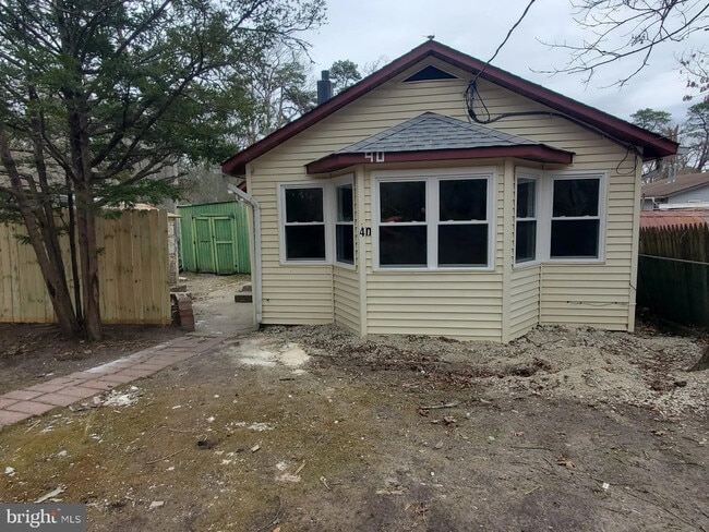 Front - 40 Hydrangea St