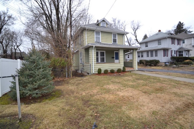 Building Photo - 623 Ridgewood Ave