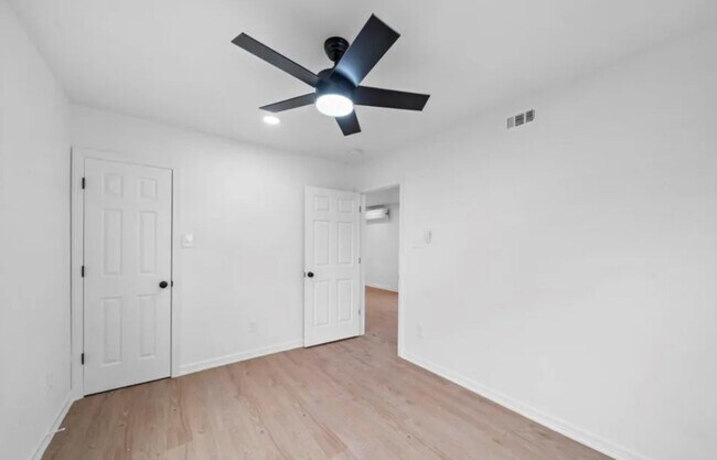 Building Photo - 3523 McIlhenny St
