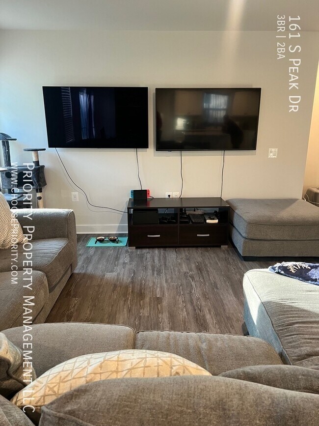 Contemporary Single Story Duplex Mcgaheysv... Apartment for Rent in