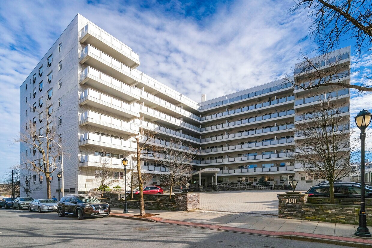 Foto principal - 300 Martine Ave