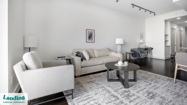 Building Photo - 777 Preston St