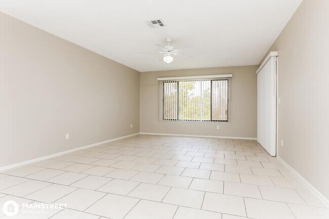 Foto del edificio - 1402 SE North Balcourt Ct, Port St Lucie, ...