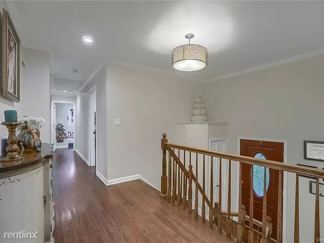 Foto del edificio - 3 br, 3 bath House - 2327 Vista Ct