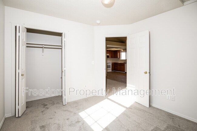 Foto del edificio - 2135 S Crimson Rose Way