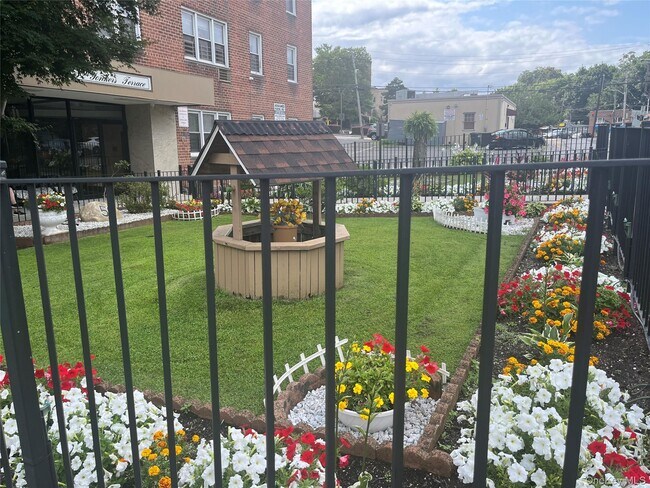 Foto del edificio - 52 Yonkers Terrace
