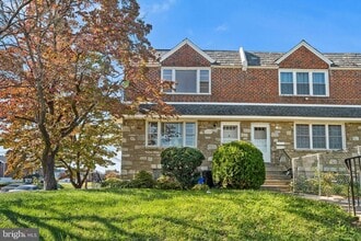 Building Photo - 2042 Faunce St