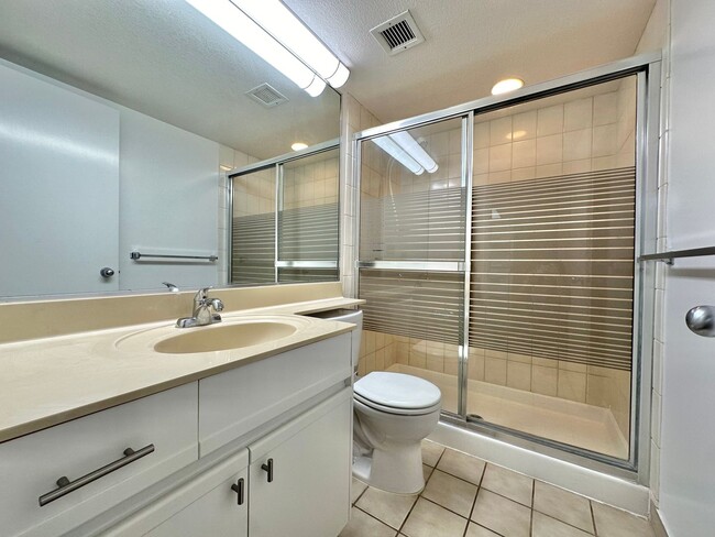 Foto del edificio - 1 Bedroom / 2 Bathroom Condo at Maui Banya...