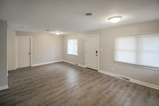 Building Photo - 7731 Bertram Ave