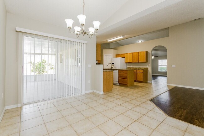 Foto del edificio - 4910 Newton Ct