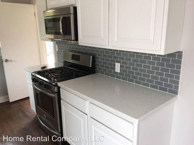 Building Photo - 1272 Den Hertog St SW