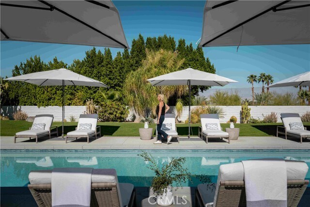 Building Photo - 72840 Cll De La Silla