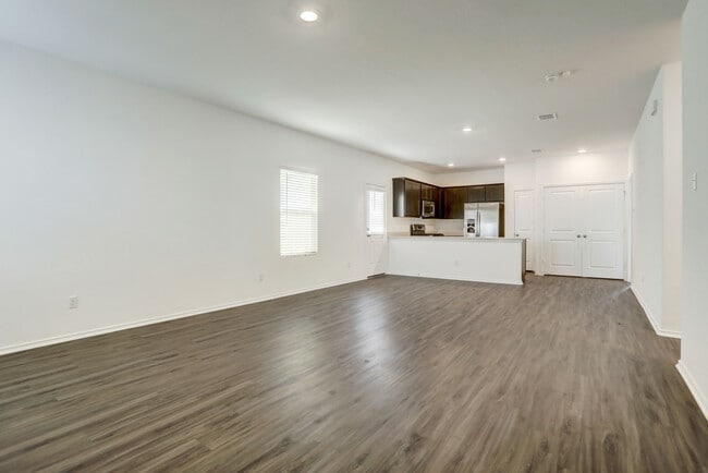 Building Photo - 340 Geode Gln