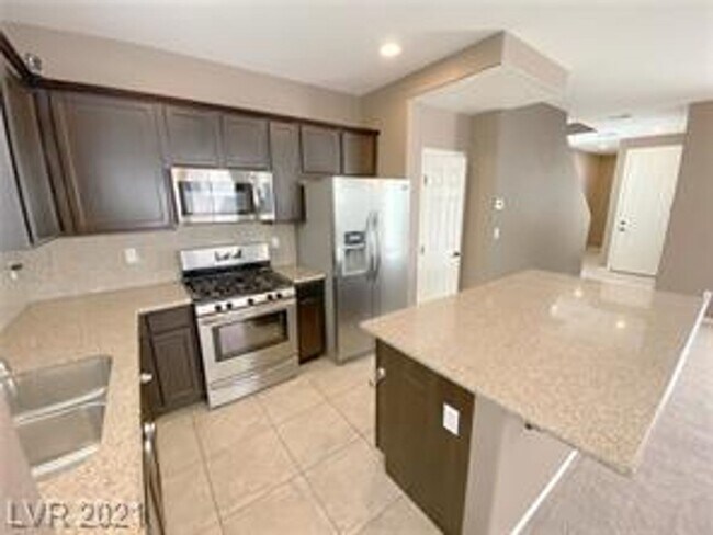 Foto del edificio - Lovely home with bedroom downstairs.