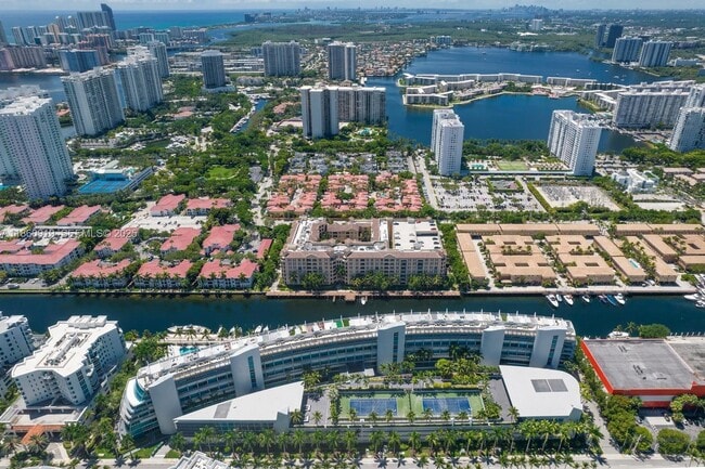 Building Photo - 2950 NE 188th St