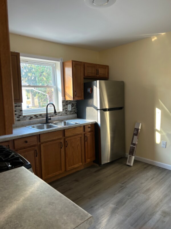 Foto del edificio - 2906 Ezekiel Ave