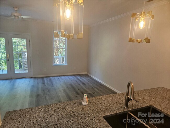 Building Photo - 14955 Scothurst Ln