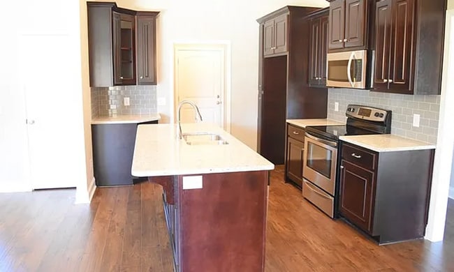 Building Photo - 10 Ivy Cross