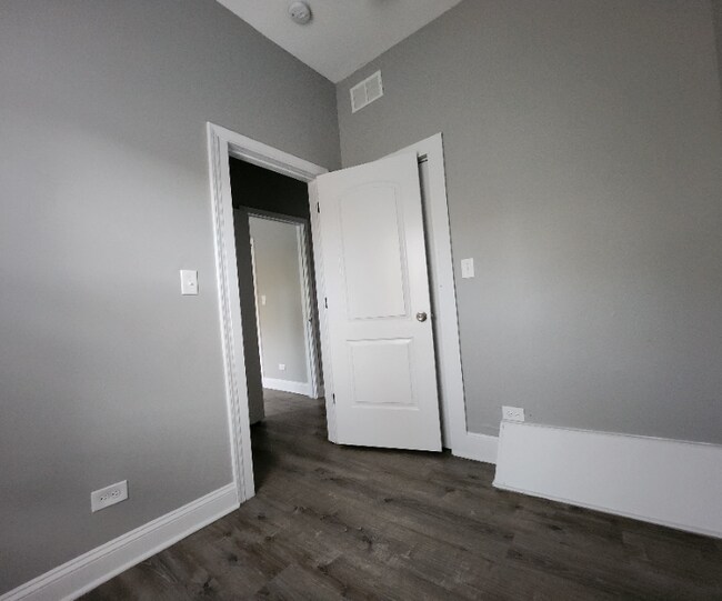 Foto del edificio - 1355 E 76th St
