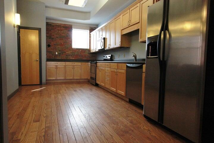 Foto principal - 1106 E Broadway