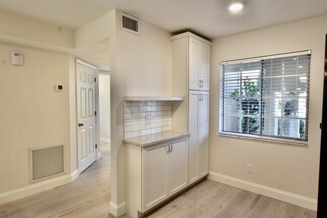 Building Photo - 7707 Jewel Ln